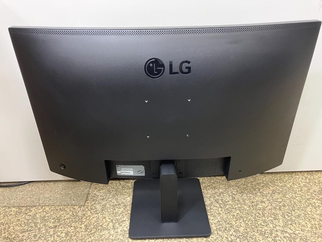 ☆美品☆LGエレクトロニクス 31．5型液晶ディスプレイ 32MR50C-B