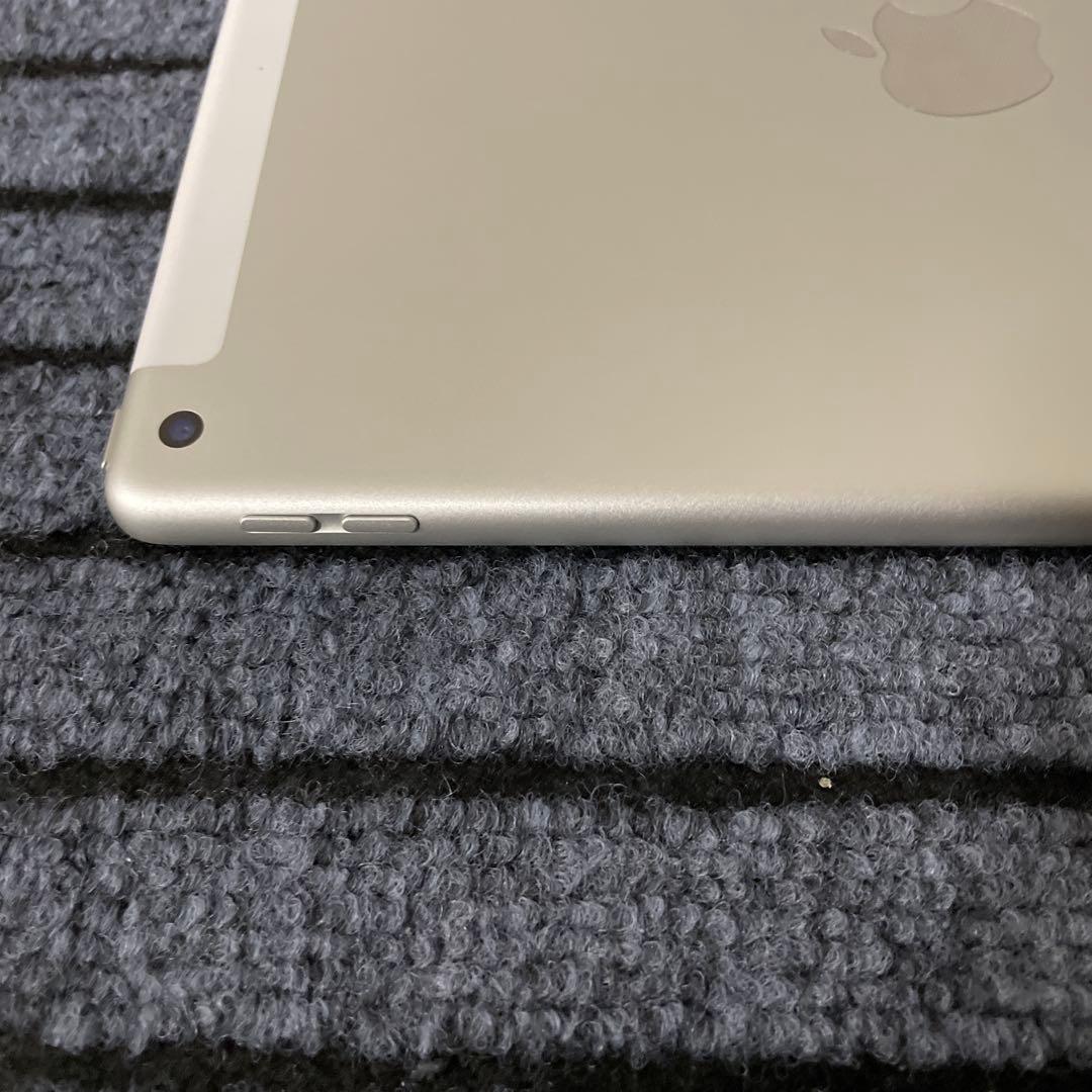 114 iPad 7世代 32GB SIMフリー シルバー