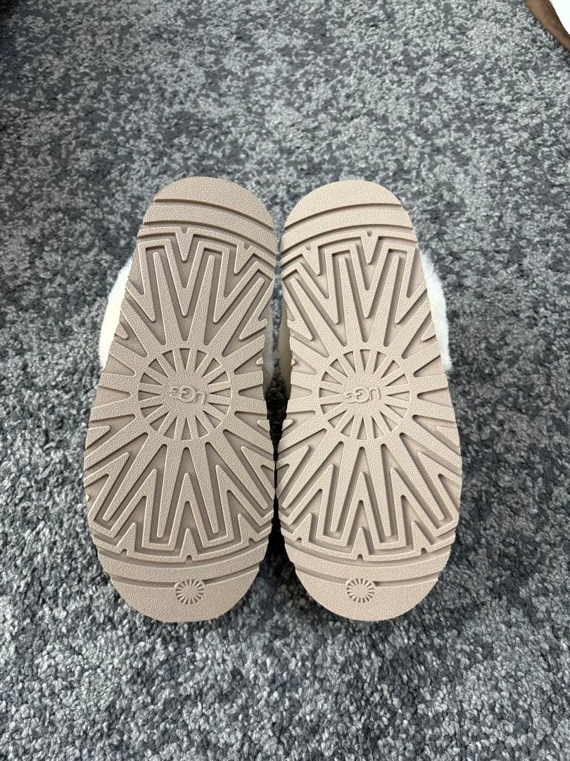 値下げ可能　新品UGG Disquette スエード スリッポン