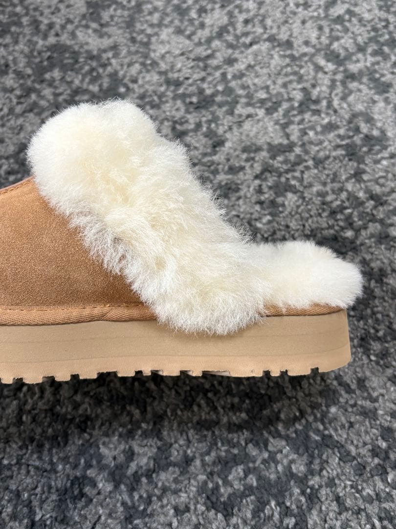値下げ可能　新品UGG Disquette スエード スリッポン