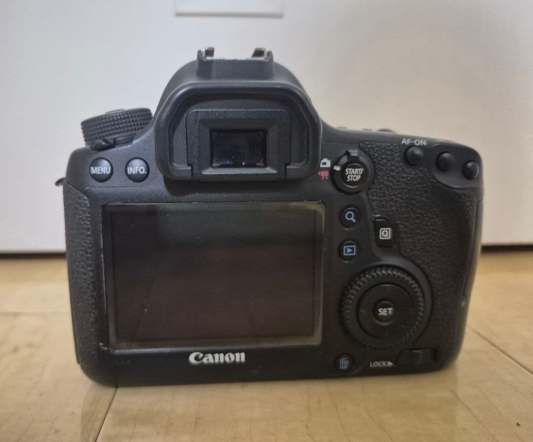 【フルサイズ】キヤノン EOS 6D(カメラバッグ付き)