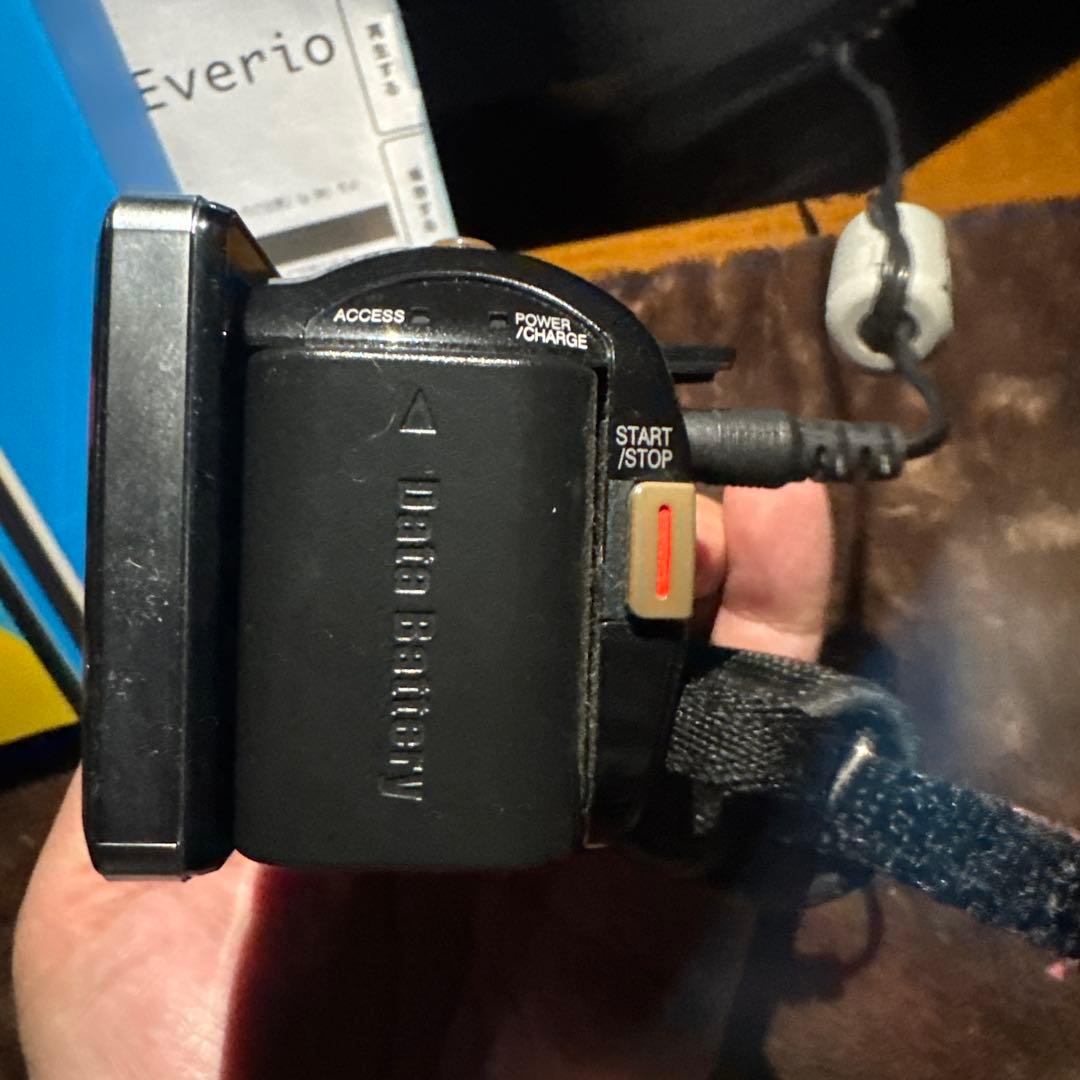JVC Everio GZ-HM880 ビデオカメラ 本体