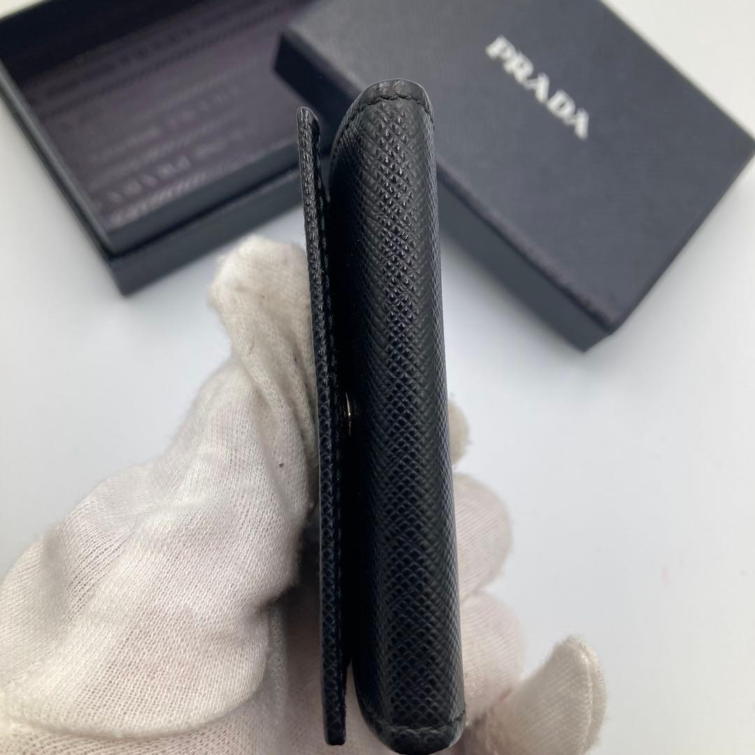 ！新品同然！　PRADA プラダ　ケース　サフィアーノ