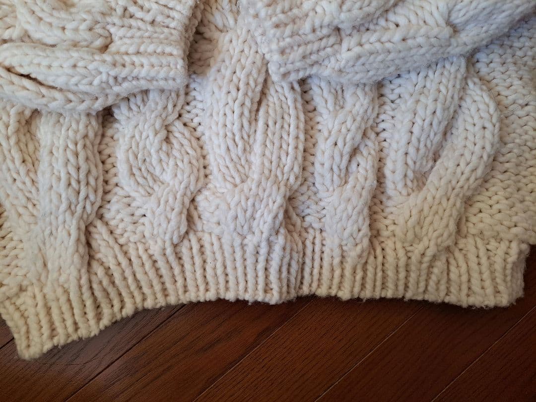 ラベルエチュード☆ボリュームケイブルVネックニット