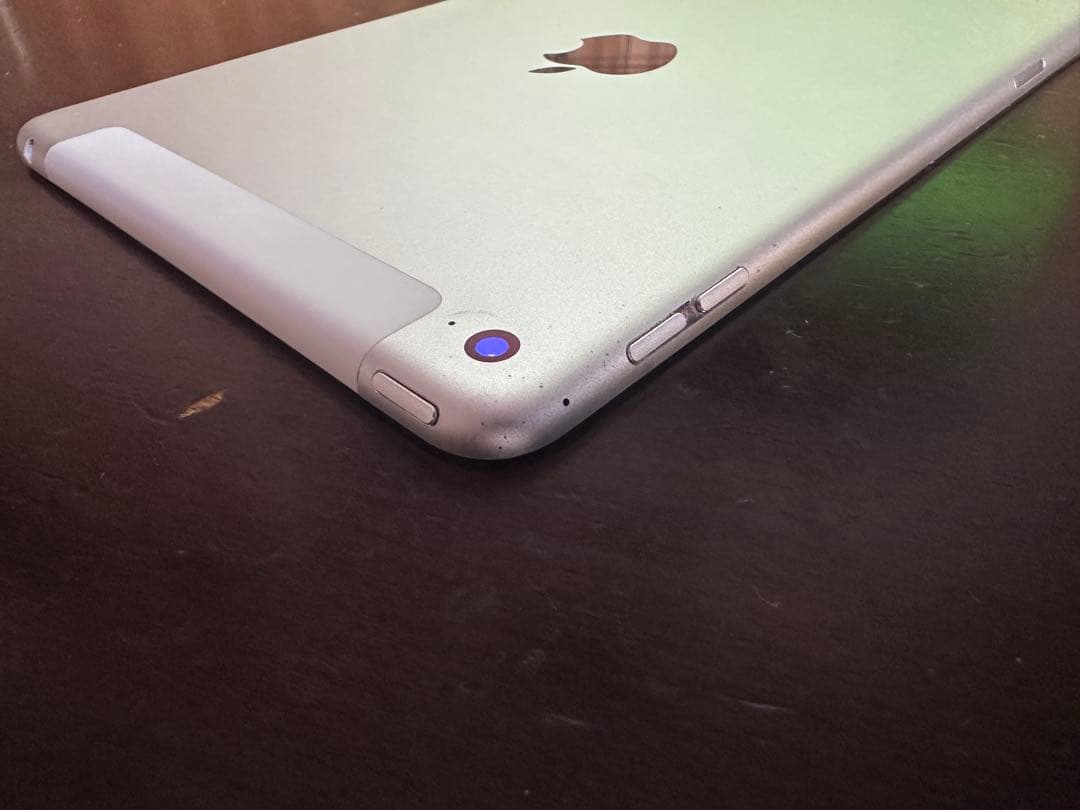 Apple iPad mini 4 128GB シルバー 本体