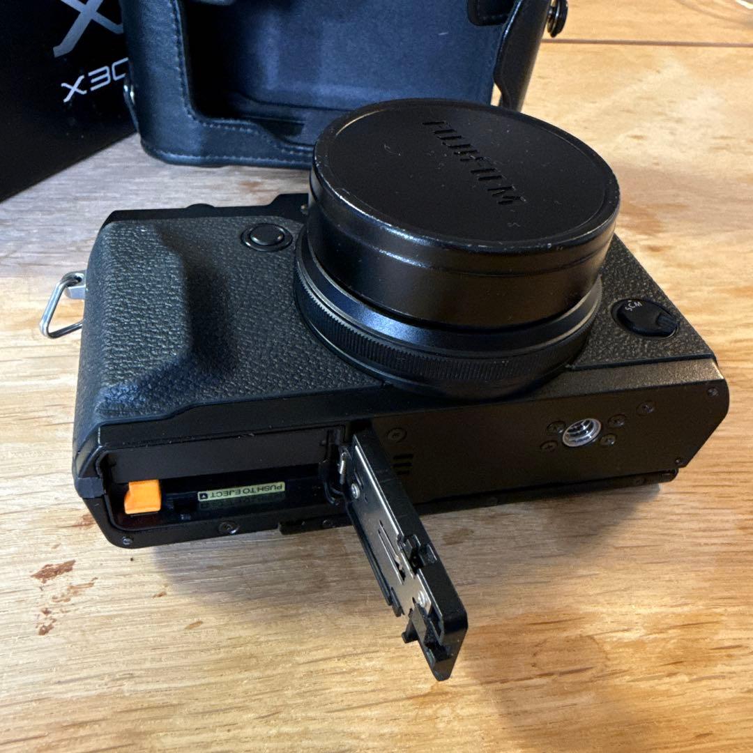 FUJIFILM X30 ブラック　ケース付き