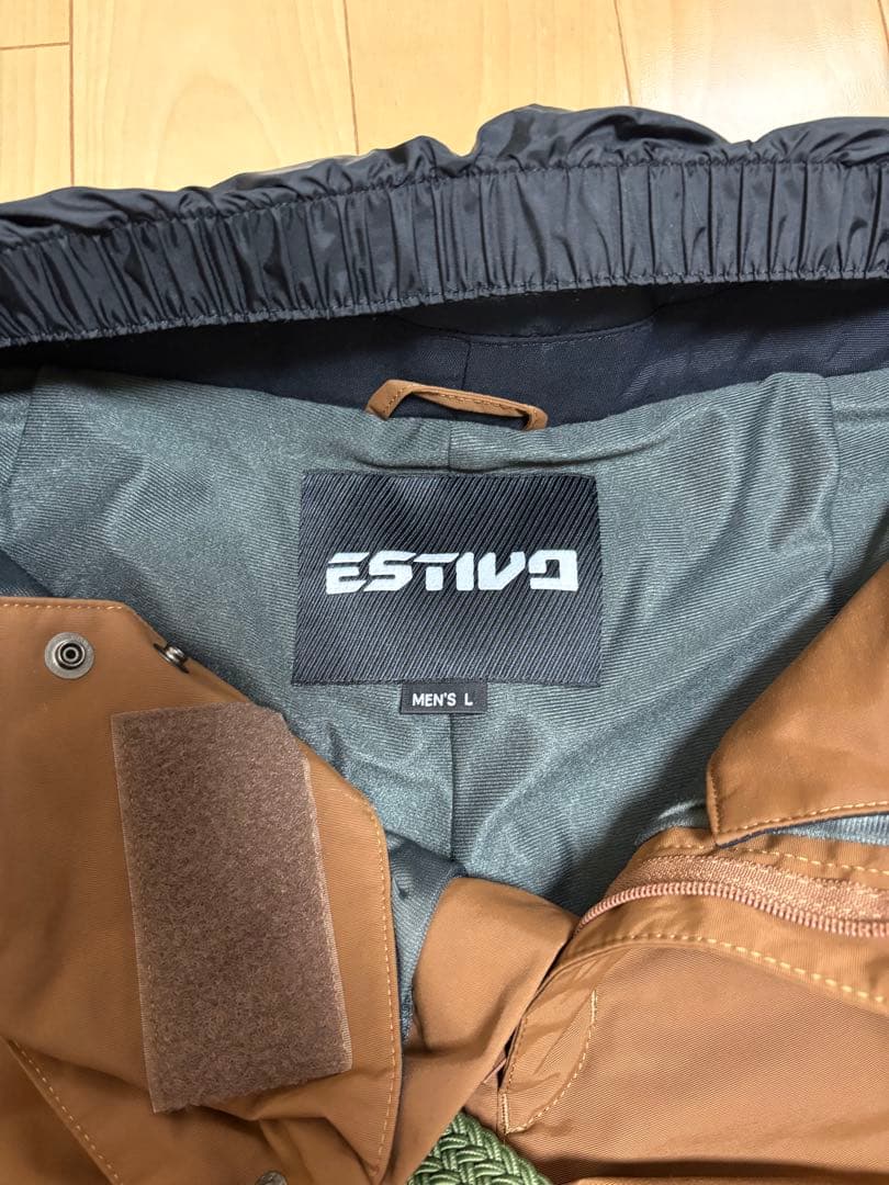 ESTVIO スノーボードウェアセット（ジャケット＆パンツ）