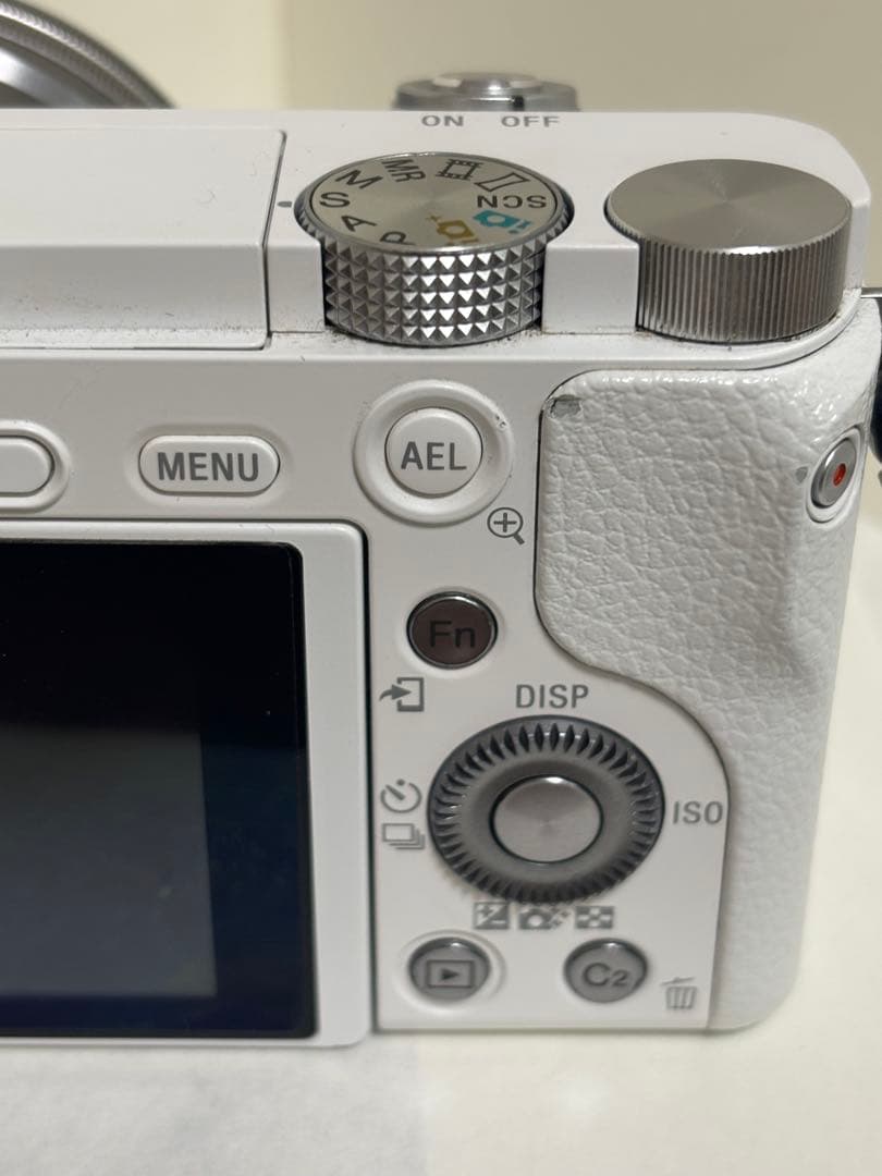 【最終価格】α6000 ダブルズームレンズキット ILCE-6000Y