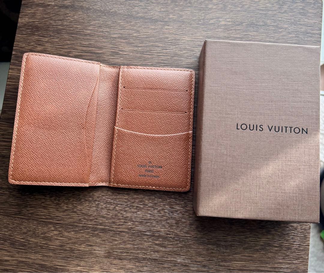 ルイヴィトン　カードケース