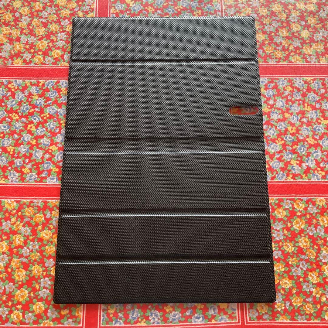 モニター本体とUSBケーブル3本