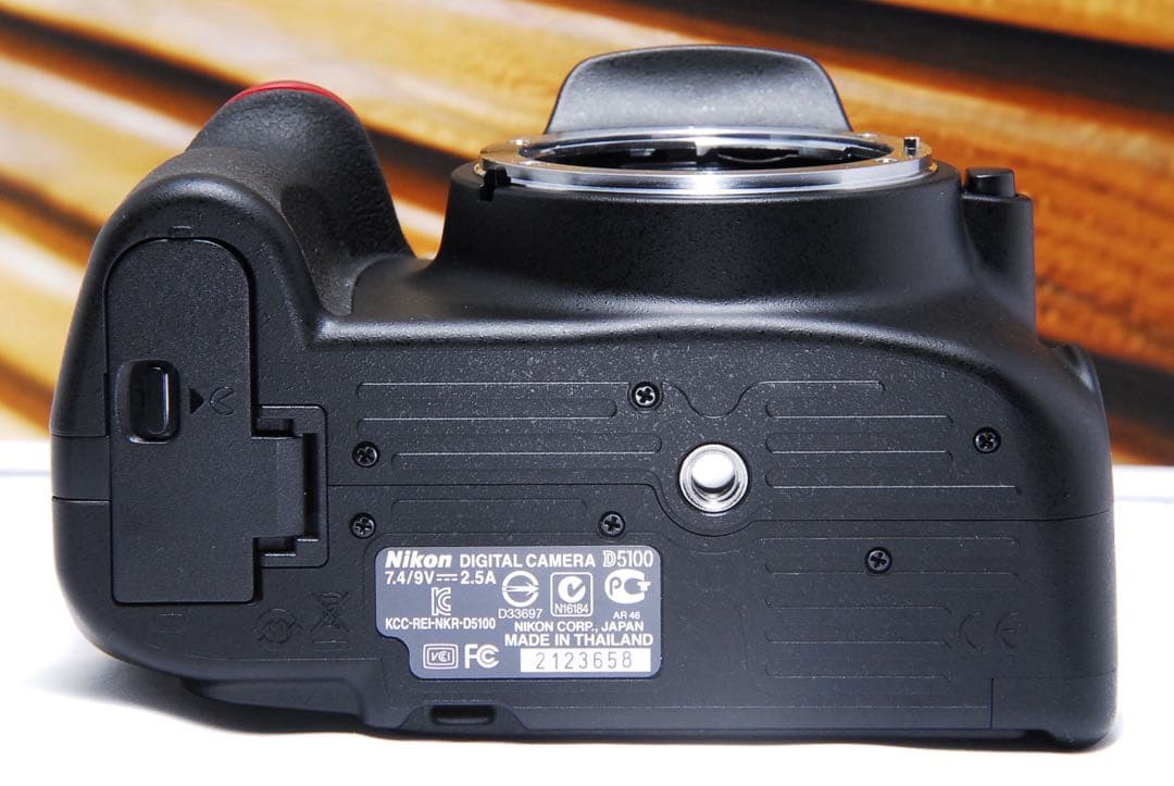 一眼レフ ニコン Nikon D5100 スマホ転送 新品級バリアングル