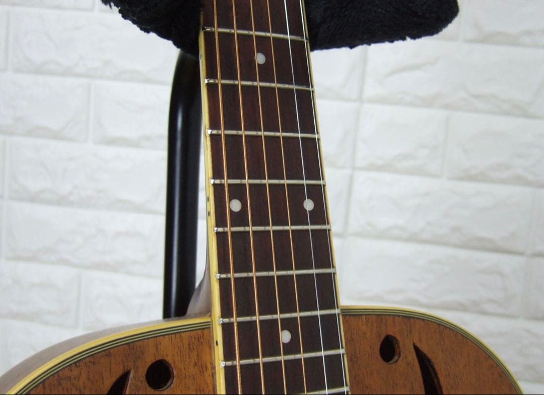 Fender FR-93リゾネーターギター