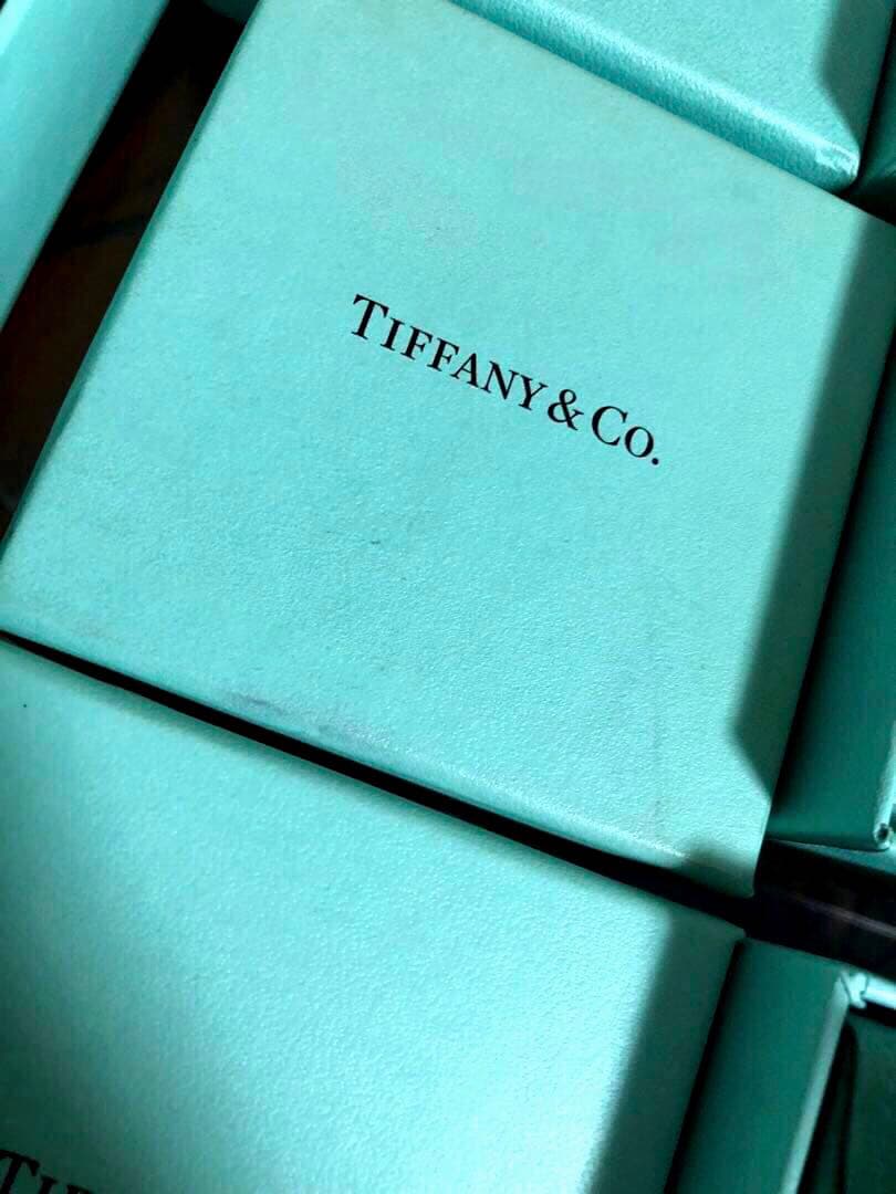 ESSENTIALS 様　ティファニー　ネックレス等アクセサリー箱　箱のみ