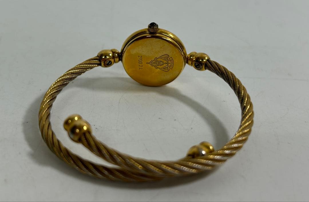 GUCCI ワイヤーブレスウォッチ　ゴールド　バングル　ジャンク 2700 2L