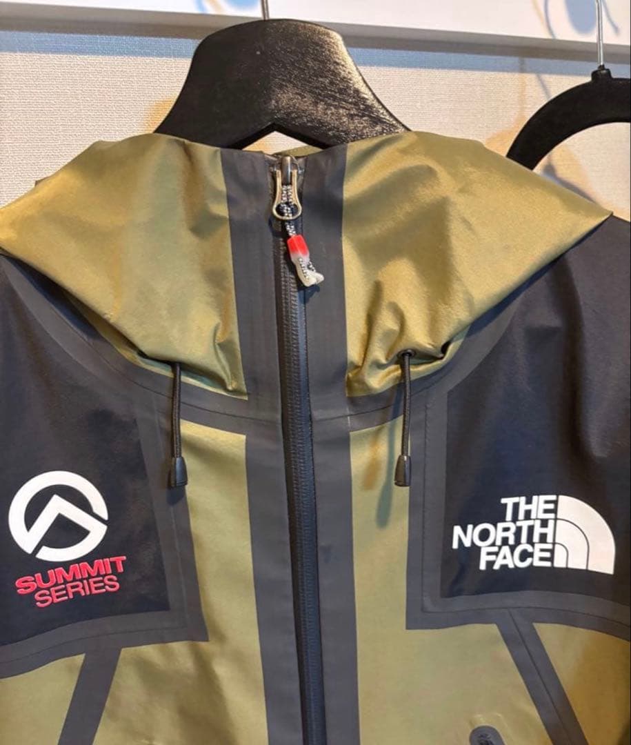 Supreme シュプリーム ノースフェイス サミットシリーズ