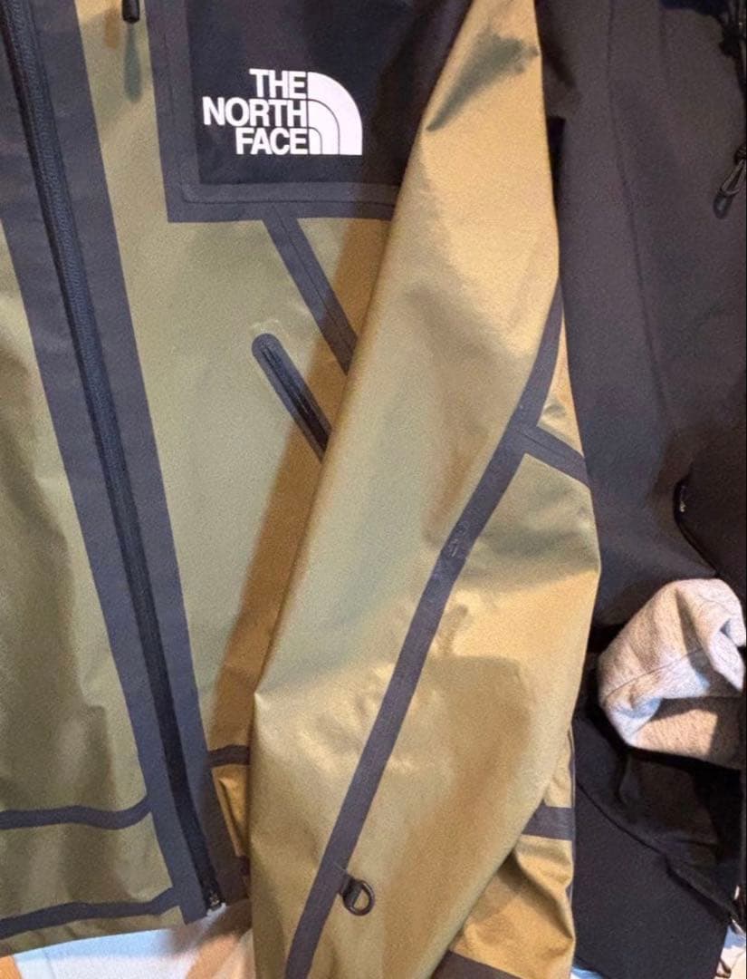 Supreme シュプリーム ノースフェイス サミットシリーズ