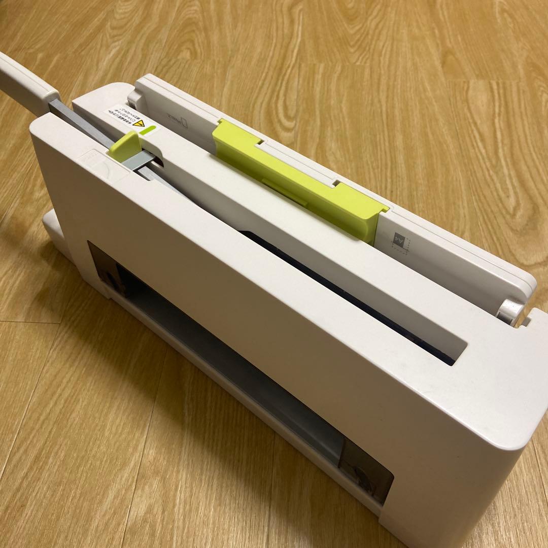 PLUS　コンパクト断裁機PK213