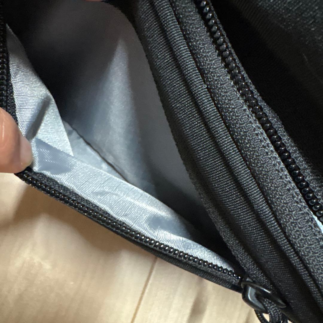 pomulu ポムル ヒップシートブラック