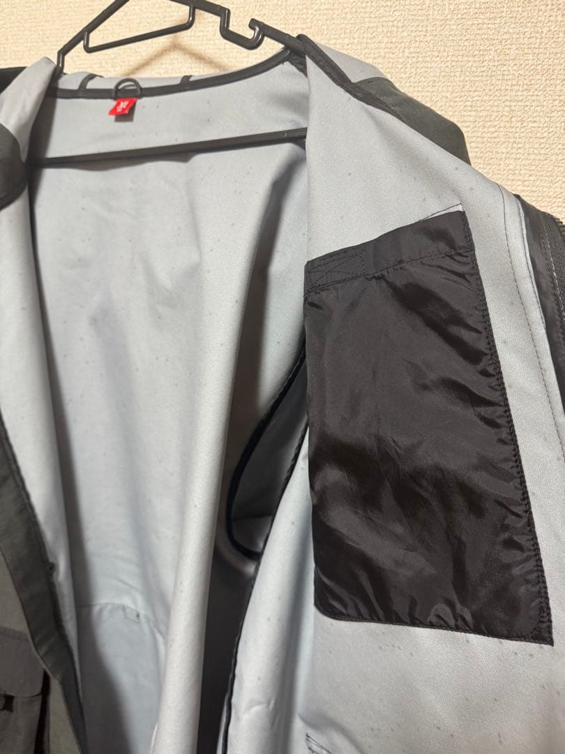 【美品】686 シックスエイトシックス スノーボードウェア ジャケット XL