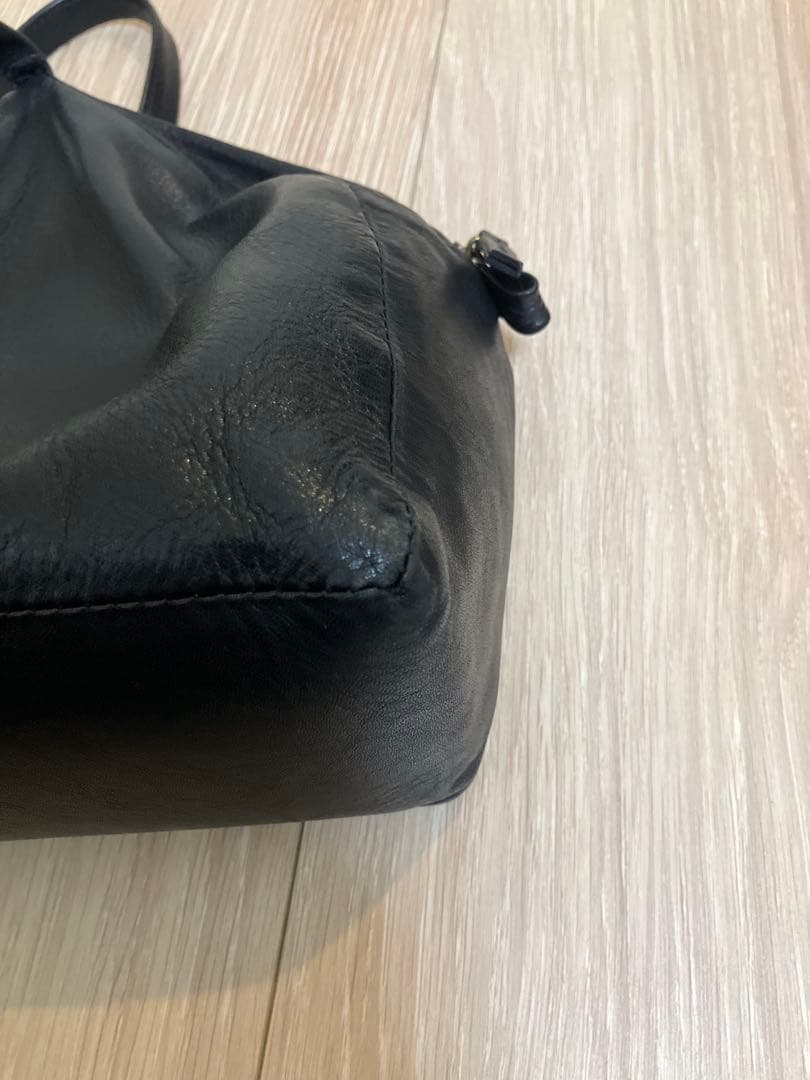 ［値下げしました！]北欧暮らしの道具店　ラウンドレザーバッグ　ブラック