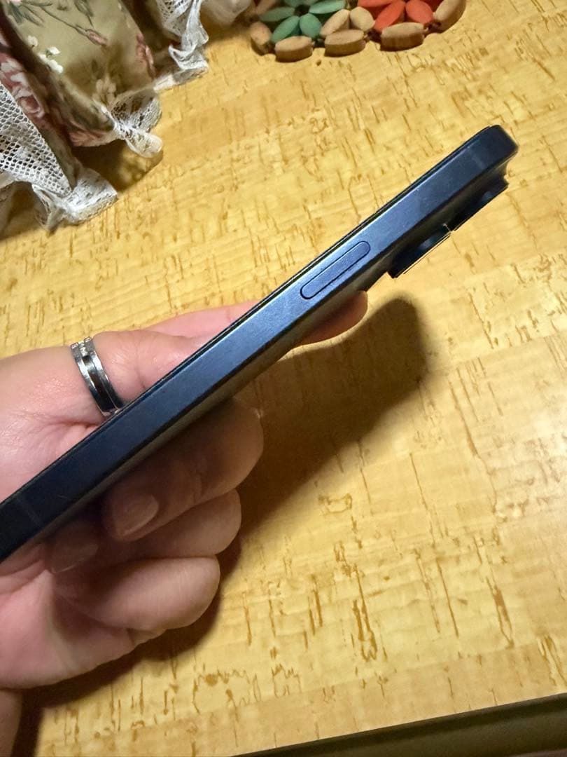 iPhone 15 pro 256GB ブルーチタニウム