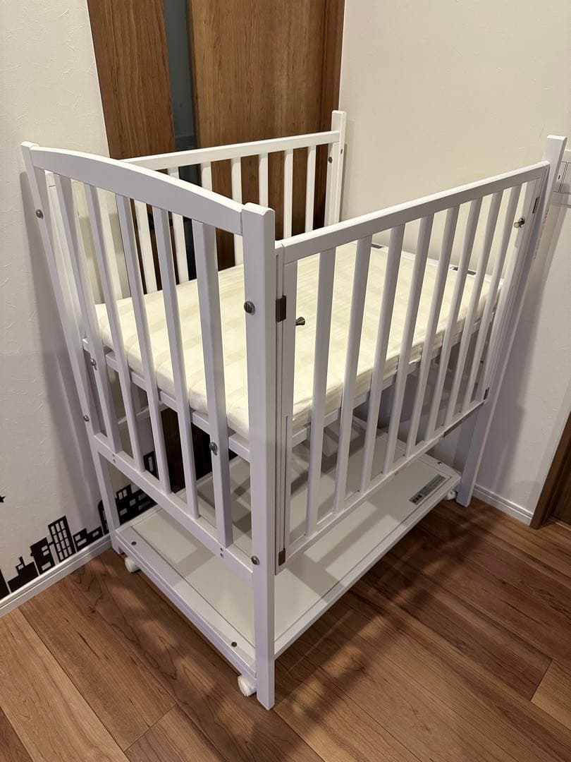 ヤマサキ国産ハイタイプ コンパクトベビーベッド ツーオープン