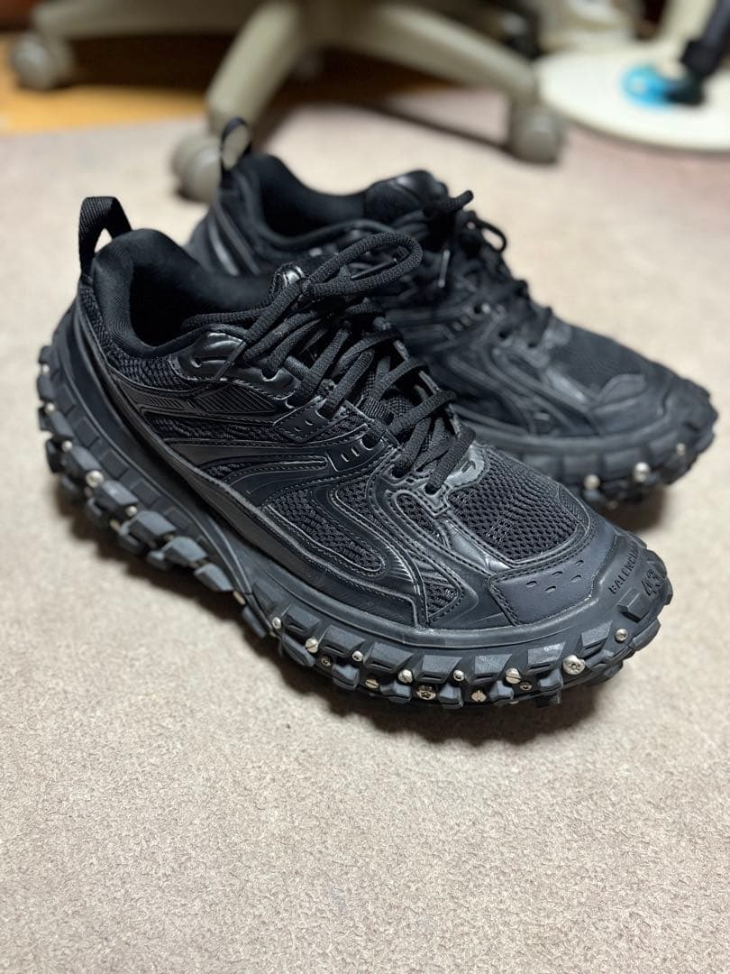 BALENCIAGA バウンサー ディフェンダー 43