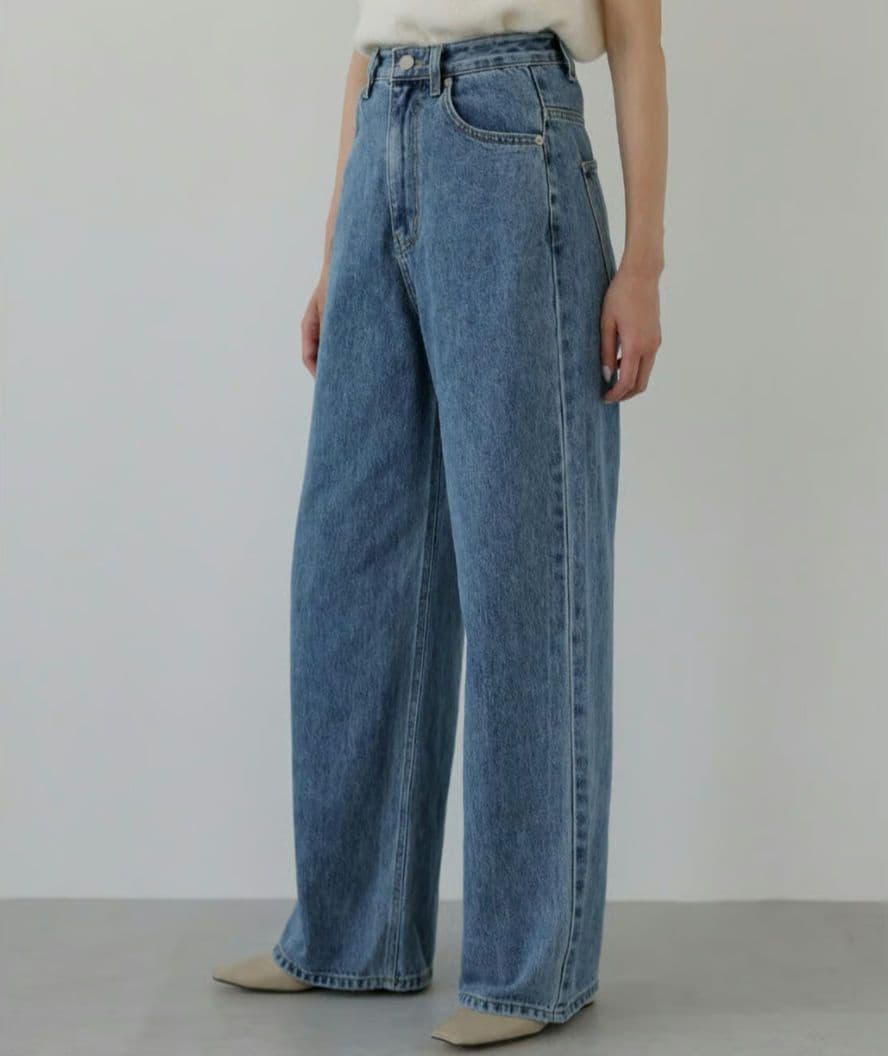 naeのワイドルーズジーンズ　ディープブルー