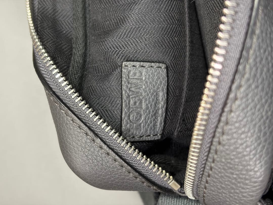 【ヴィルつてと】LOEWE ロエベ ミリタリー メッセンジャーバッグ XS