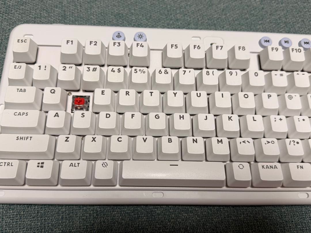 ゲーミングキーボード g713