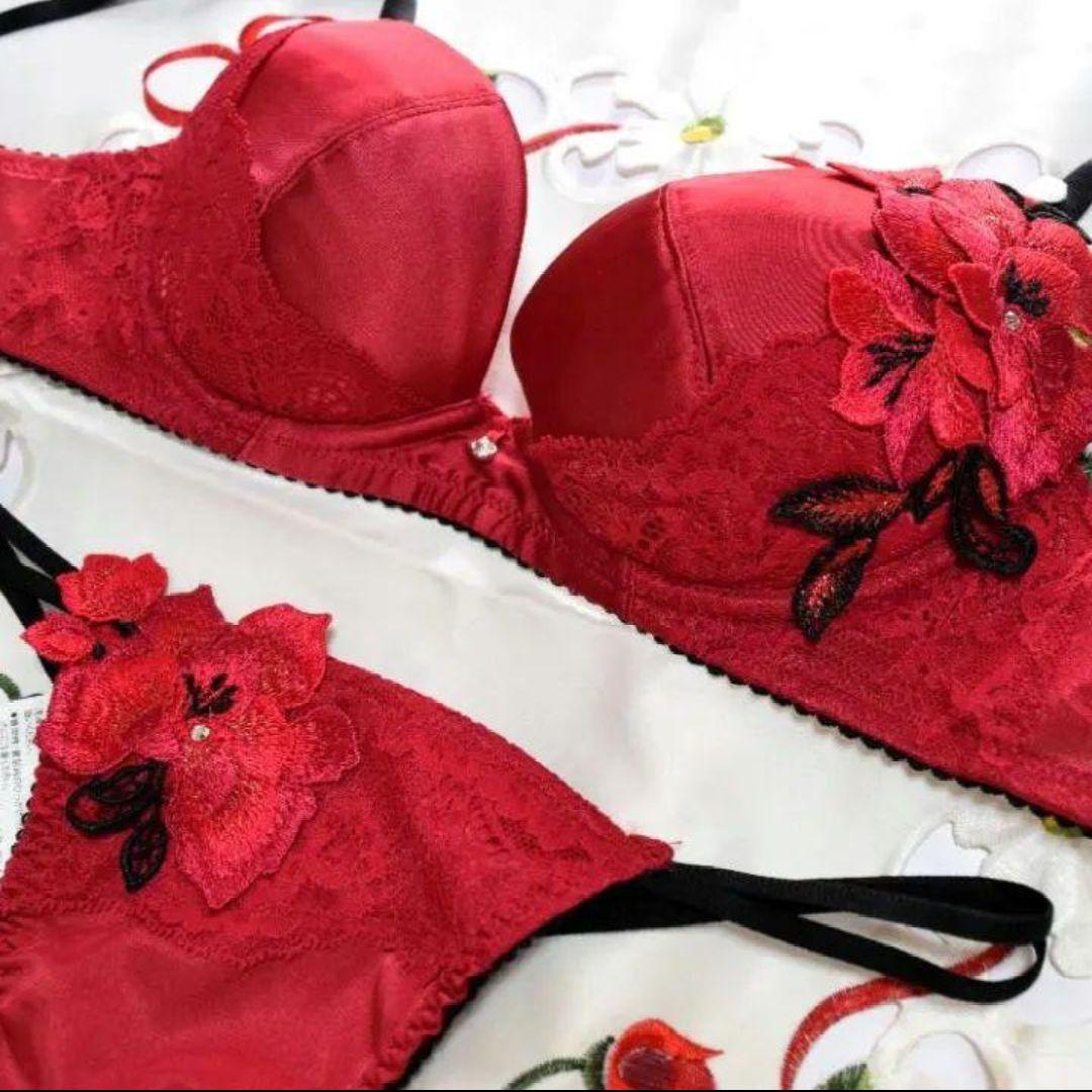 新品☆ワコール☆サルート☆７５Ｇ・キューティーハニー☆ＲＥ☆Ｆ７０＆ソングＭ