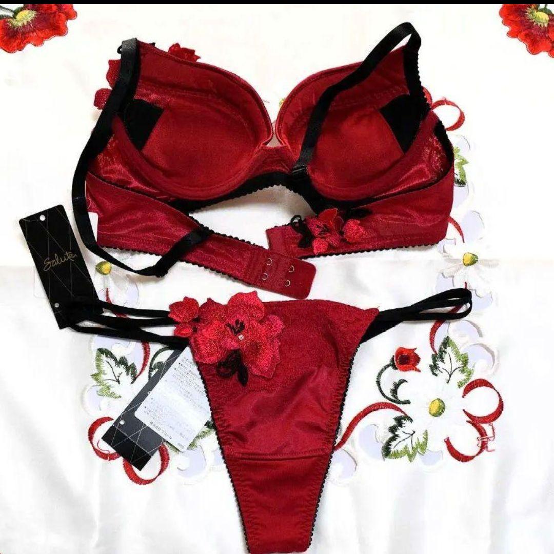 新品☆ワコール☆サルート☆７５Ｇ・キューティーハニー☆ＲＥ☆Ｆ７０＆ソングＭ