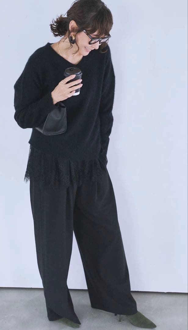 アデ Ade' 田丸麻紀FOX Vネックニットプルオーバー ブラック