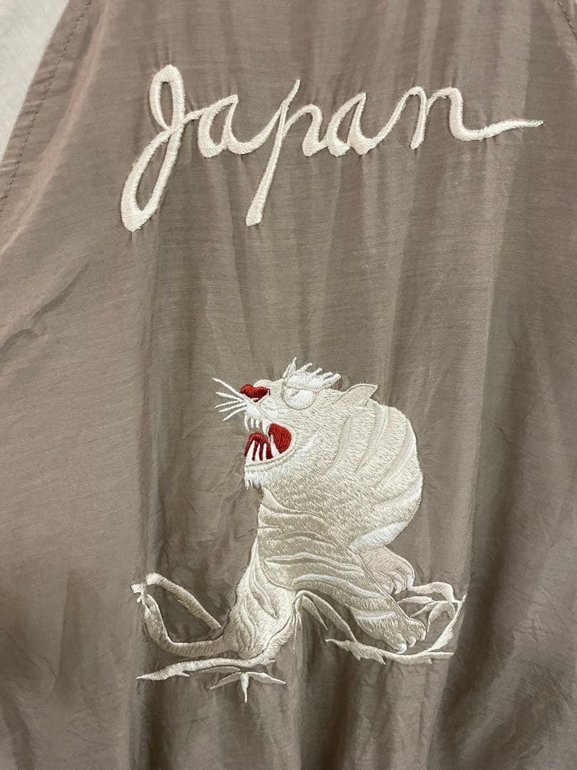 RemiRelief 刺繍ライオンデザイン スカジャン