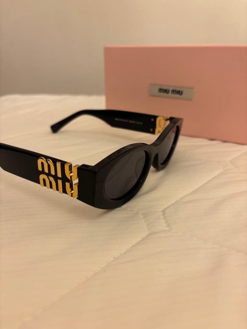 miumiuサングラス　早めに売りたいのでお値下げ