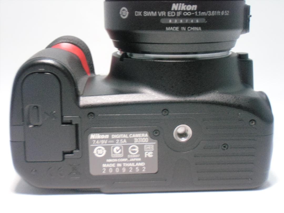 Nikon D3100 デジタル一眼レフカメラ　B057