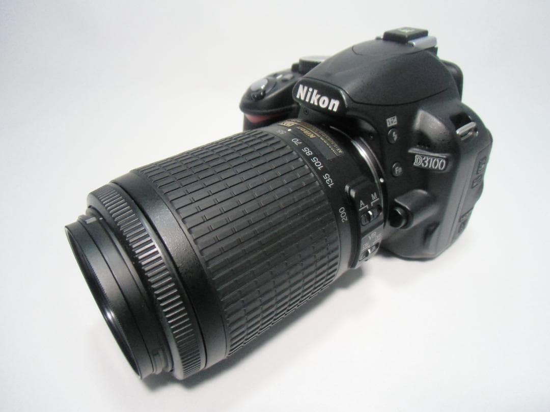 Nikon D3100 デジタル一眼レフカメラ　B057