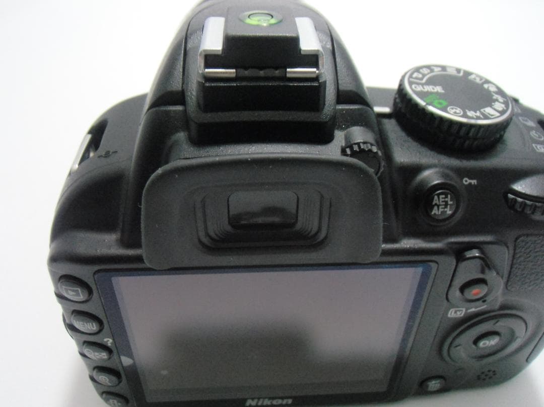 Nikon D3100 デジタル一眼レフカメラ　B057