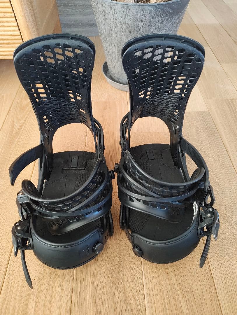 Burton ジェネシス(Mサイズ)　スノーボードビンディング ブラック