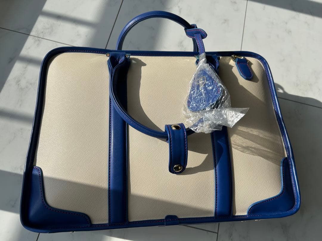 【Furbo design】フルボデザイン　ホワイトビジネスバッグ　新品未使用