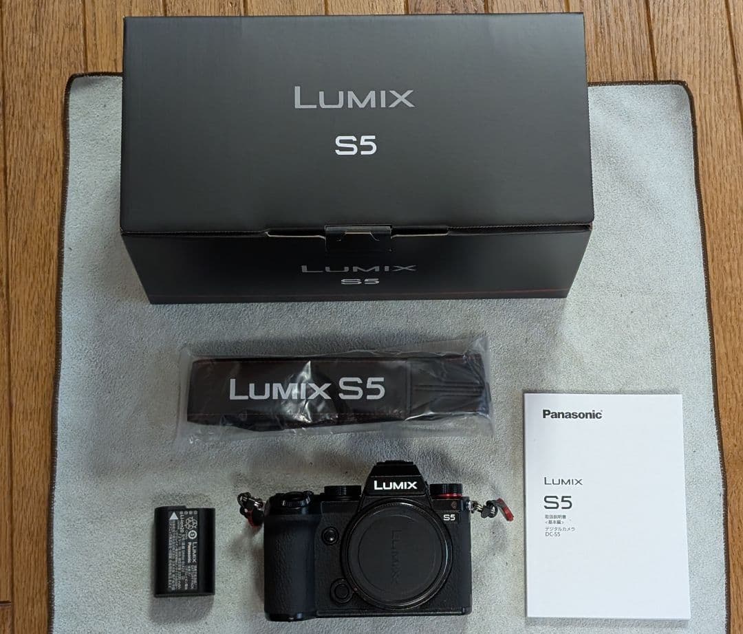 LUMIX S5 ミラーレス一眼カメラ 本体