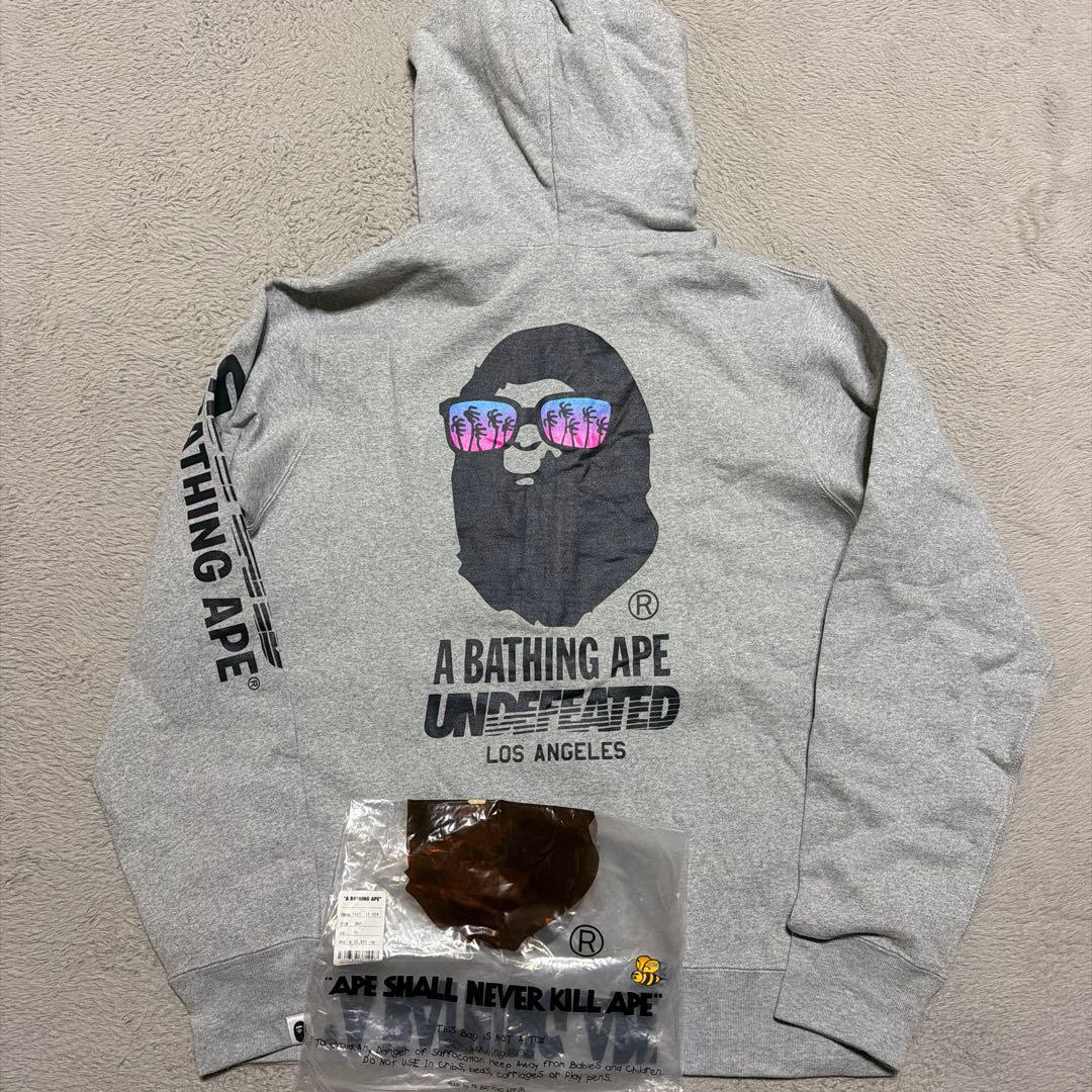 A BATHING APE BAPE undefeated LA限定　パーカー