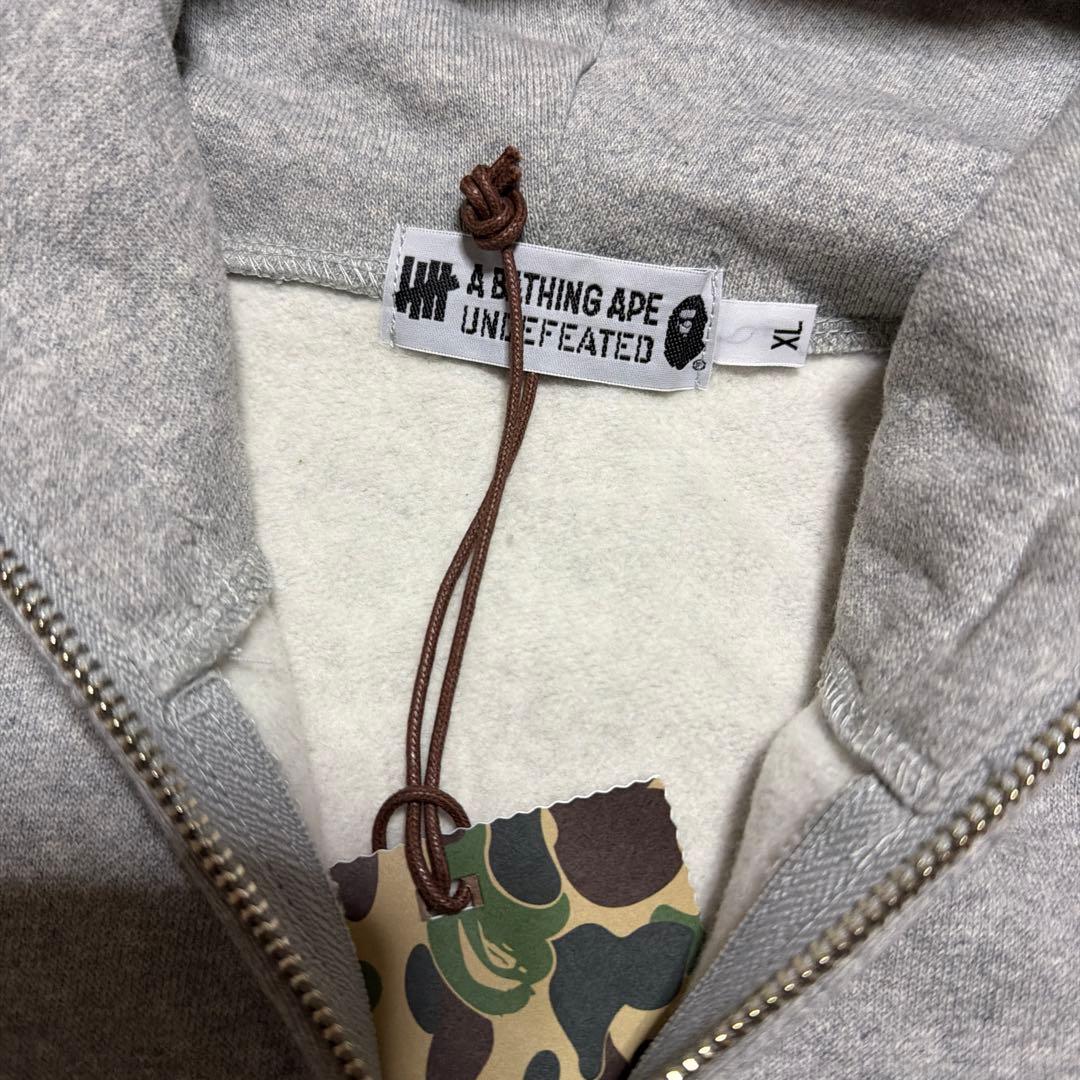 A BATHING APE BAPE undefeated LA限定　パーカー