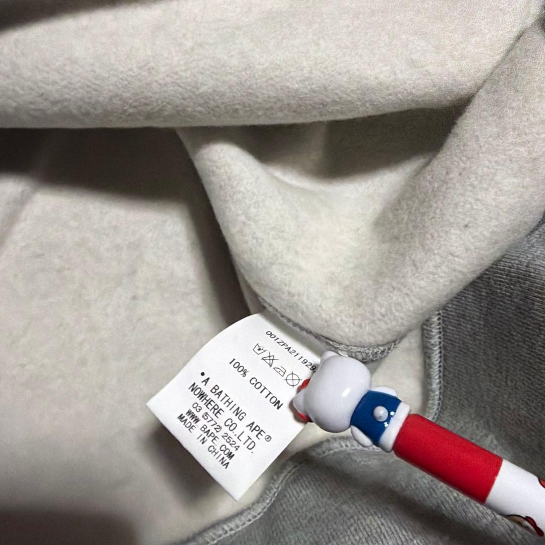 A BATHING APE BAPE undefeated LA限定　パーカー