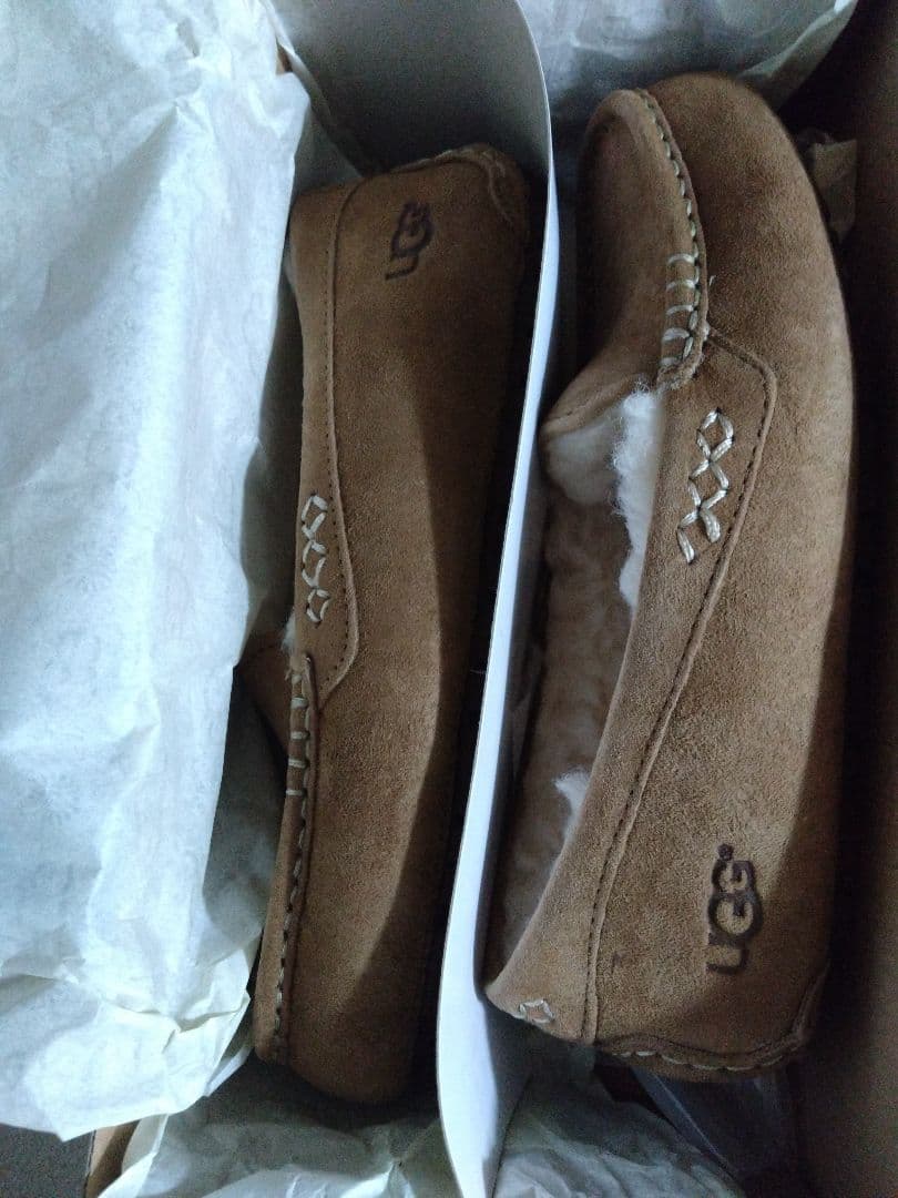 UGG モカシン size5【新品・未使用】