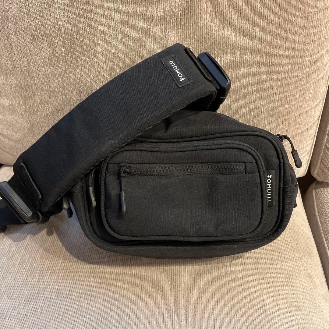 ポミル ブラック ヒップシートバッグ