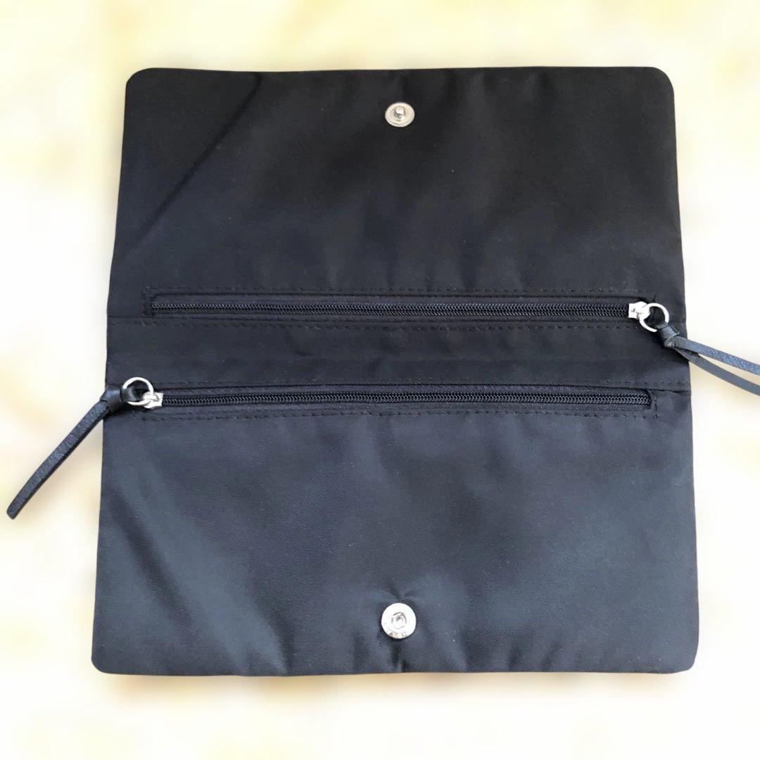 PRADAプラダポーチ