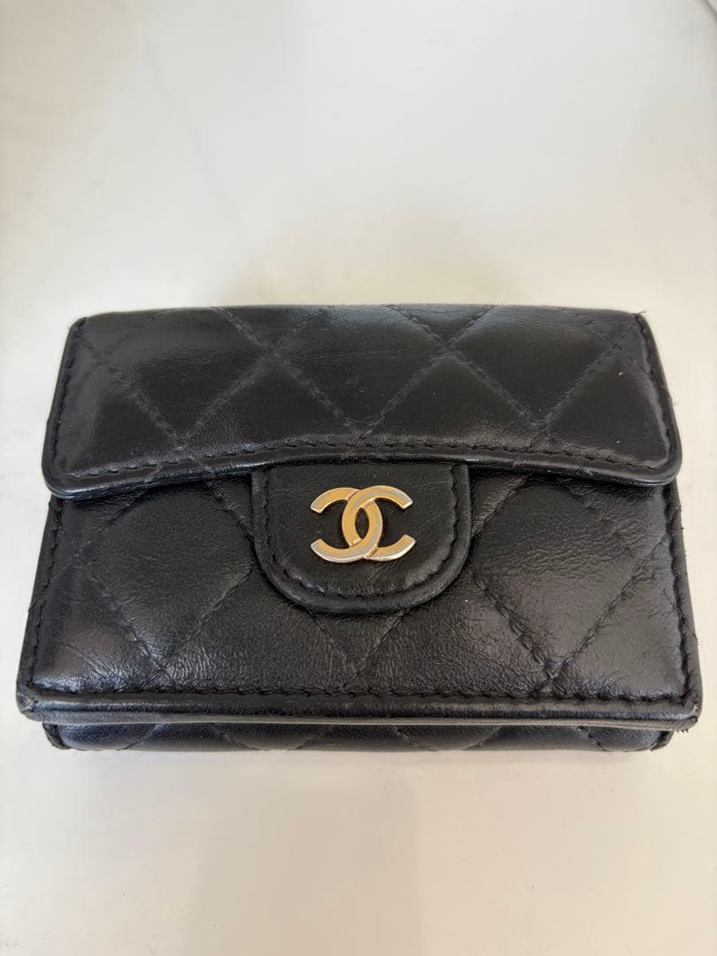 CHANEL ブラックレザー 三つ折り財布