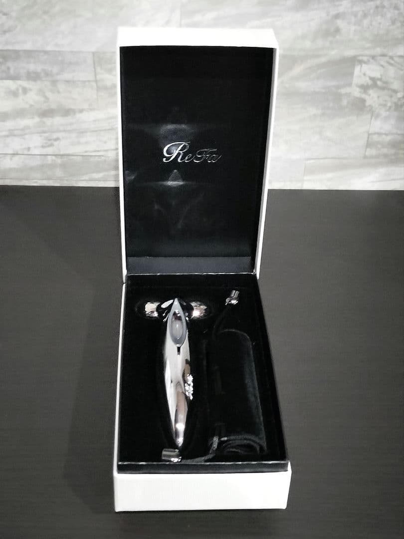 ❤美品　リファ カラットレイ 美顔器ローラー RR-AK00A定価:20900円