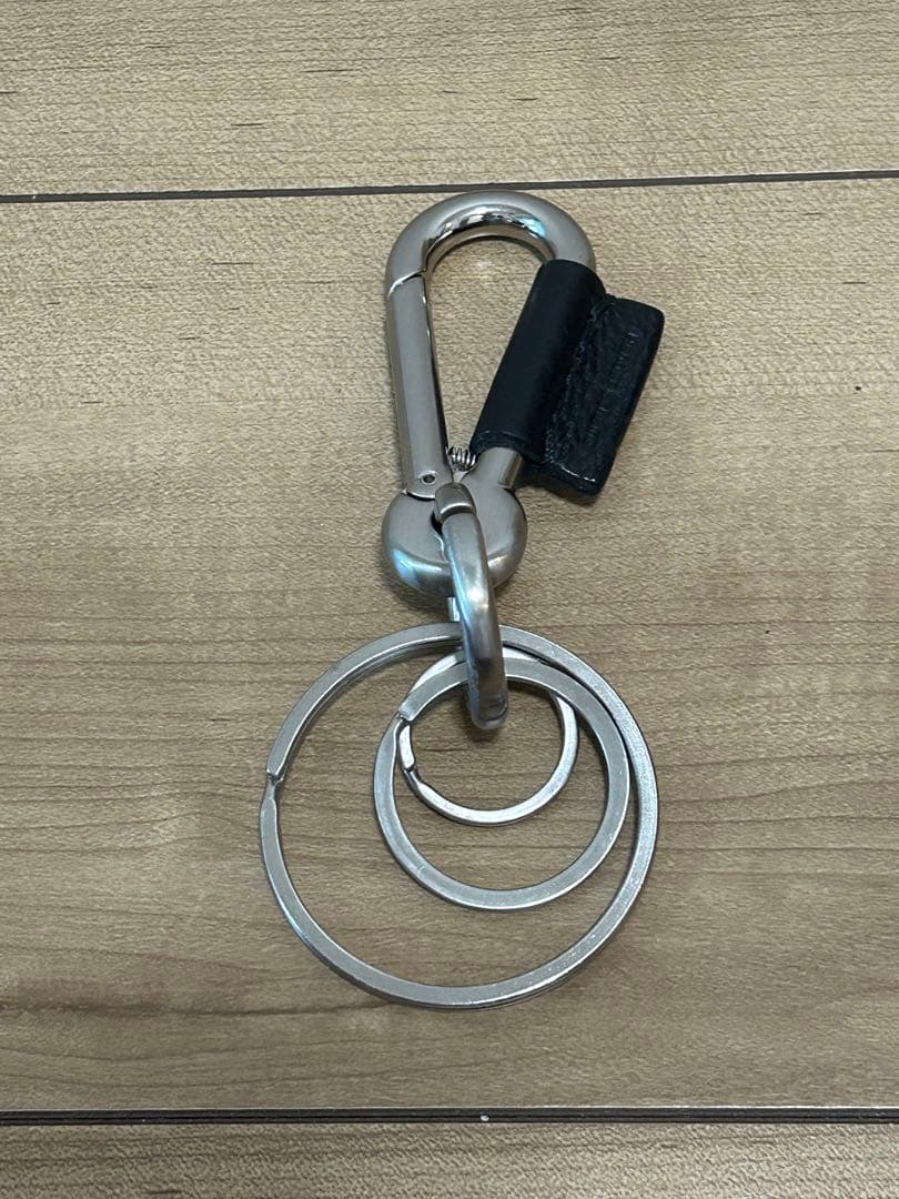 【Hender Scheme】カラビナ型キーホルダー シルバー ブラック